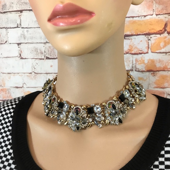 Jewelry - New Jeweled Statement Bib Necklace